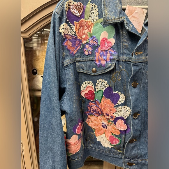 Vintage denim jacket hand painted and Jewell embellished applique - Picture 3 of 5